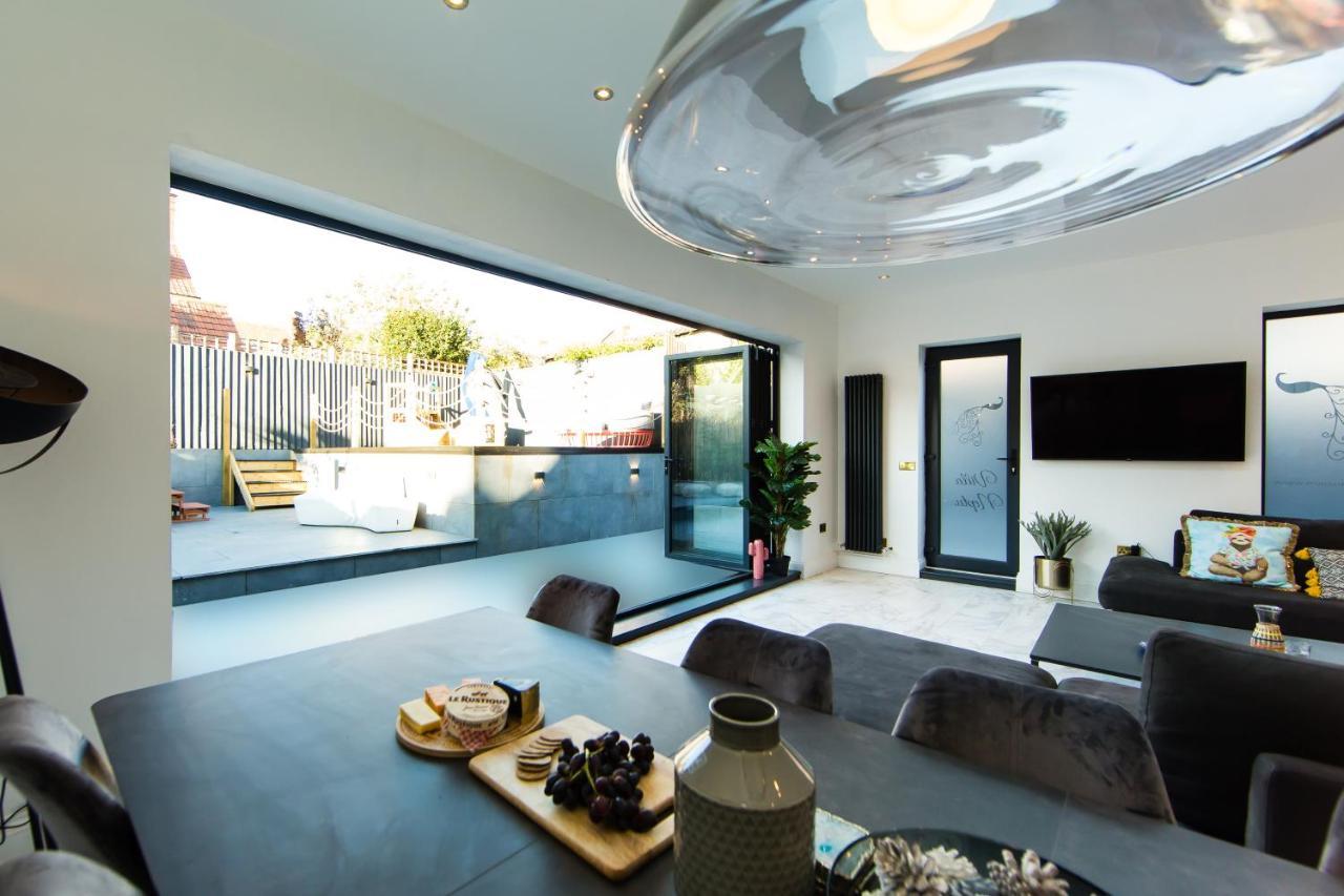 Rounton Villa By Maison Parfaite - Hot Tub - Sea Views - Parking โรบินฮูดส์เบย์ ภายนอก รูปภาพ