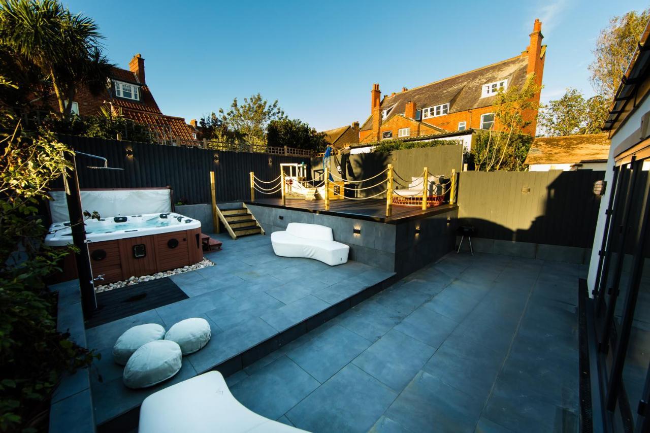 Rounton Villa By Maison Parfaite - Hot Tub - Sea Views - Parking โรบินฮูดส์เบย์ ภายนอก รูปภาพ