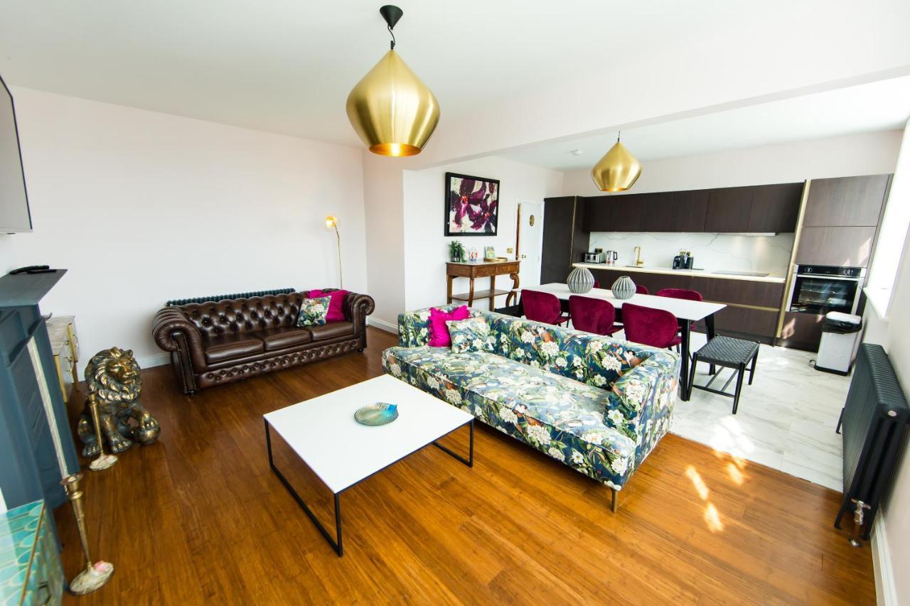 Rounton Villa By Maison Parfaite - Hot Tub - Sea Views - Parking โรบินฮูดส์เบย์ ภายนอก รูปภาพ