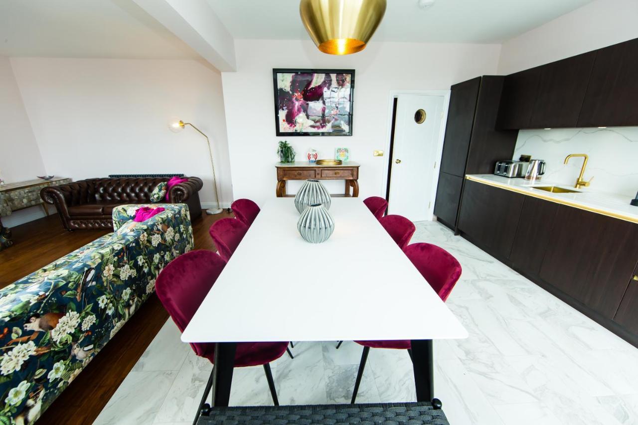 Rounton Villa By Maison Parfaite - Hot Tub - Sea Views - Parking โรบินฮูดส์เบย์ ภายนอก รูปภาพ