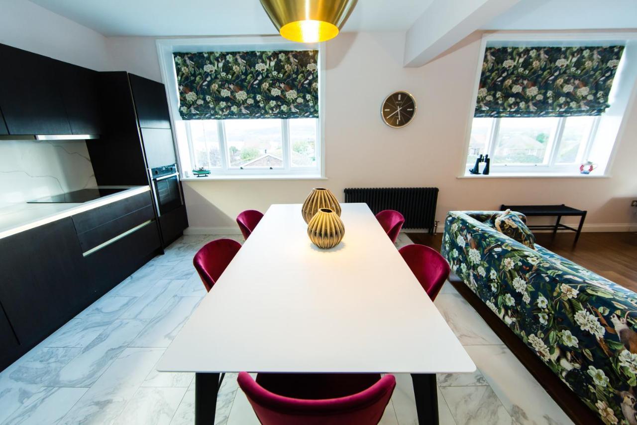 Rounton Villa By Maison Parfaite - Hot Tub - Sea Views - Parking โรบินฮูดส์เบย์ ภายนอก รูปภาพ