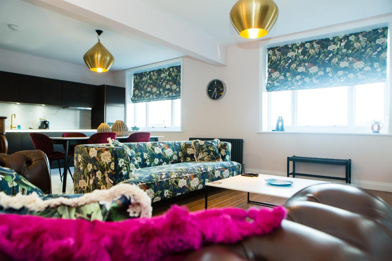 Rounton Villa By Maison Parfaite - Hot Tub - Sea Views - Parking โรบินฮูดส์เบย์ ภายนอก รูปภาพ