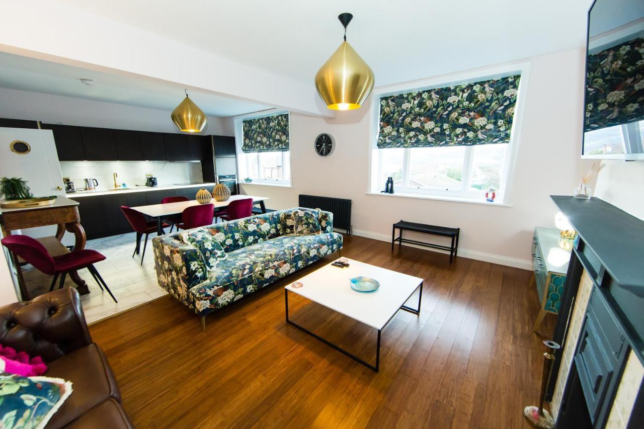 Rounton Villa By Maison Parfaite - Hot Tub - Sea Views - Parking โรบินฮูดส์เบย์ ภายนอก รูปภาพ